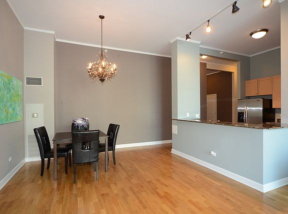 5th image of 450 E Waterside Dr #202
