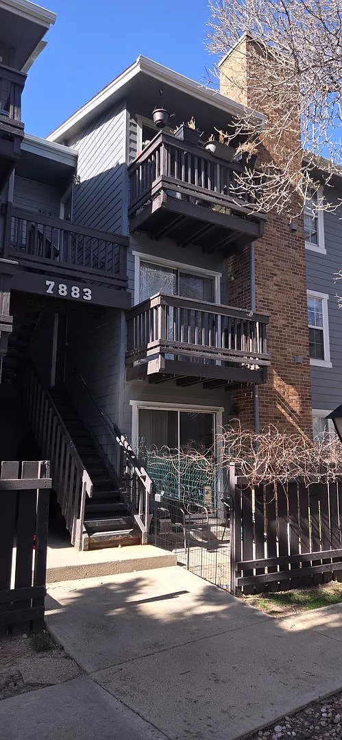Cozy Condo in Great Location — Photo 1