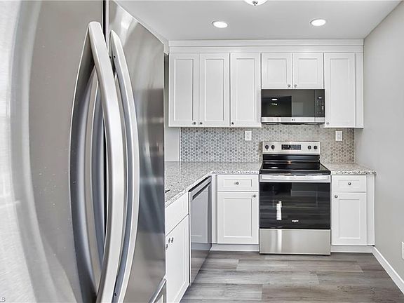 3rd image of 6220 Augusta DR #410