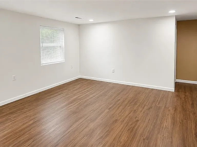 2 bed, 884 sqft, $1,025 — Photo 3