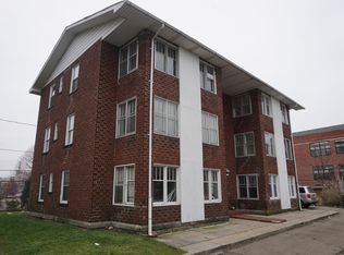 210 Old Orchard Pl, Kalamazoo, MI 49007