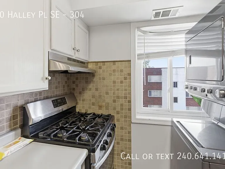 10 Halley Pl SE #304 — Photo 5