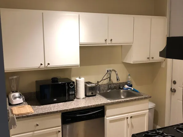 5239 N Winthrop Ave APT 3, Chicago, IL 60640