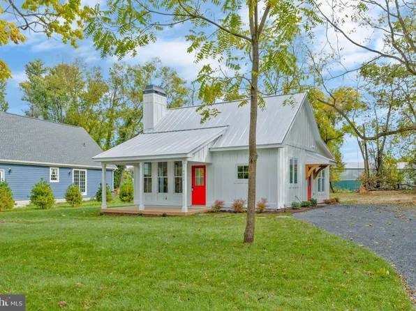 9211 Patrick St, Upperville, VA 20185