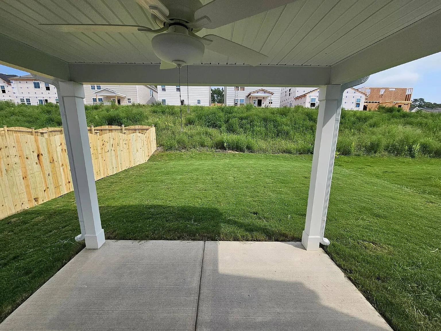 3 bed, 2.5 bath, 1617 sqft, $1,950 — Photo 1