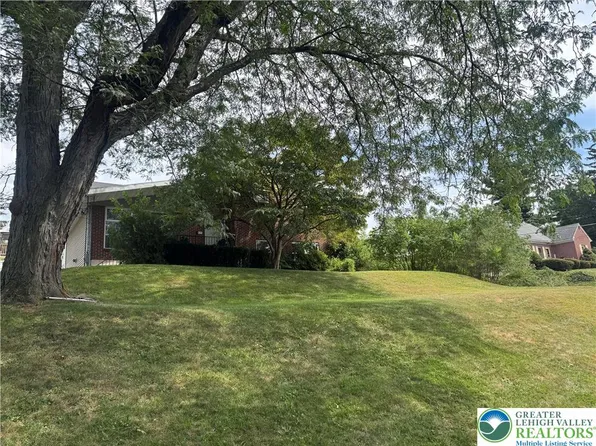 505 Saint John St, Catasauqua, PA 18032