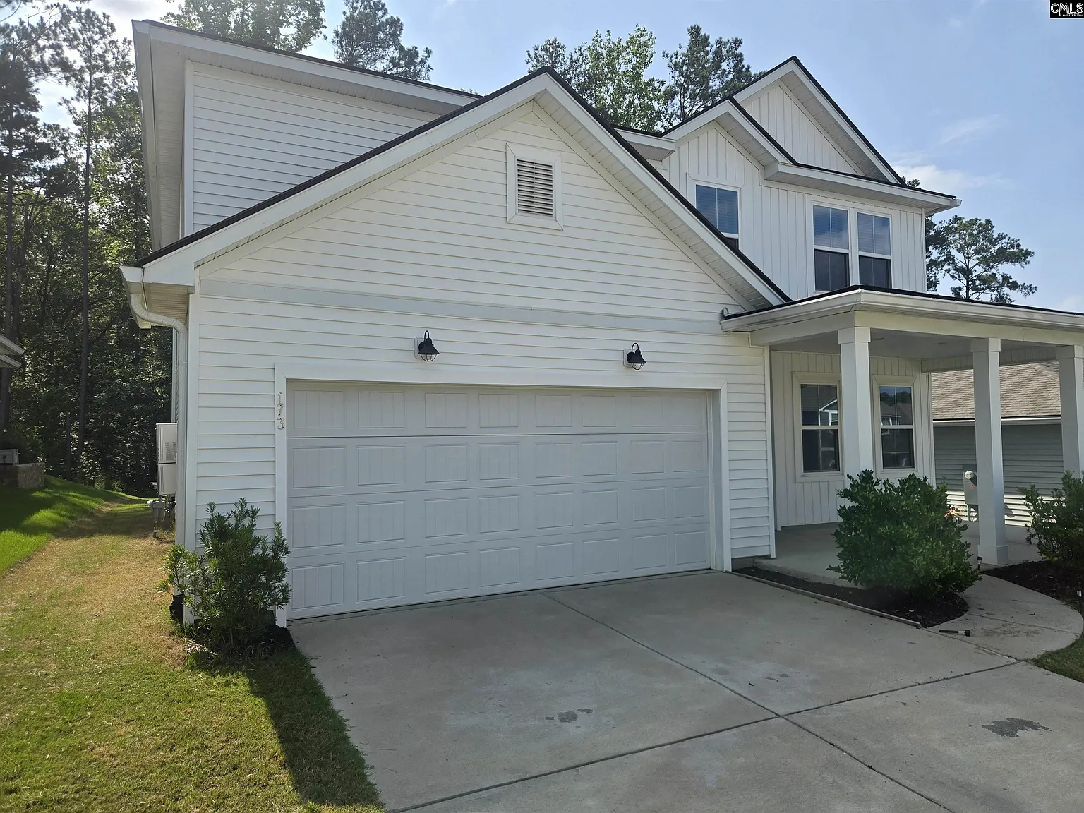 4 bed, 2313 sqft, $2,500 — Photo 2