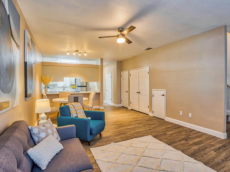 Ascent Townhome Apartments — Photo 7