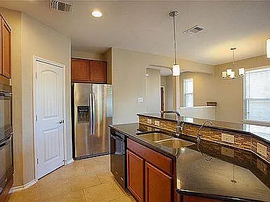 1101 Amazon Lilly Cv — Photo 14