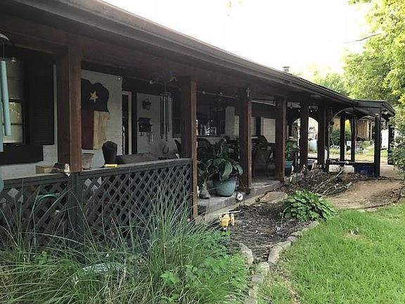 3rd image of 1006 Park Center St