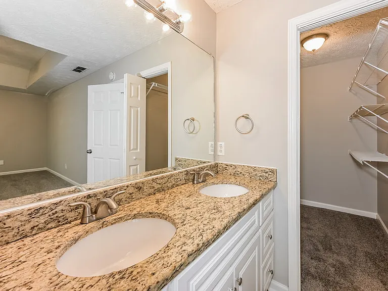 340 Christian Woods Dr SE — Photo 10