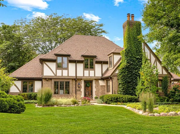 305 Sheffield DRIVE, Brookfield, WI 53005