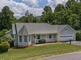 16 Hickory Nut Cove Rd, Fairview, NC 28730