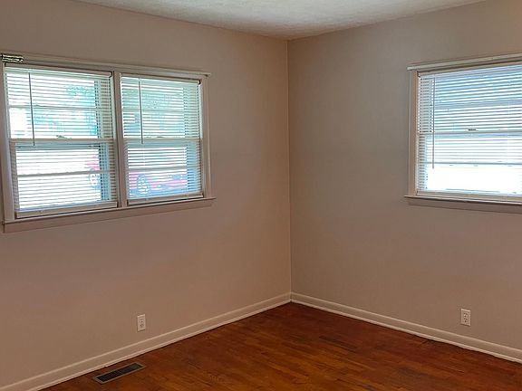 5th image of 1620 Lakeside Dr