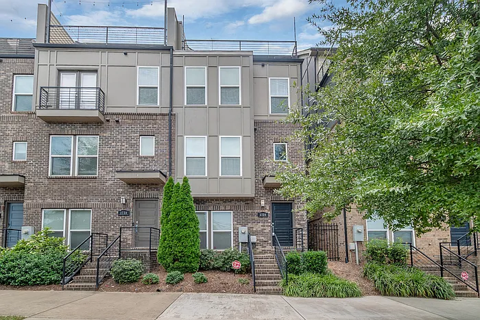 2724 Grand Union Way