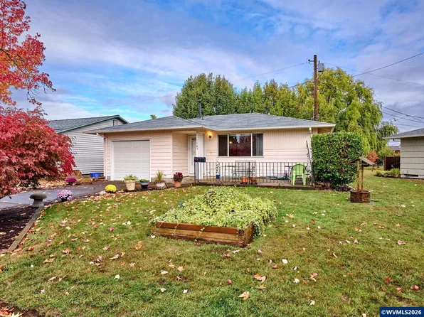 1585 Rainier Rd, Woodburn, OR 97071