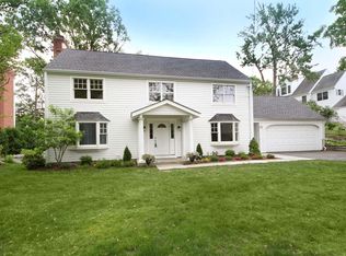 22 Roosevelt Ave, Old Greenwich, CT 06870