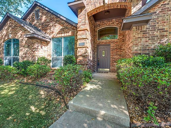 2nd image of 1041 Stanford Ln