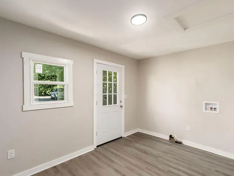 118 S Walnut St #1 — Photo 5