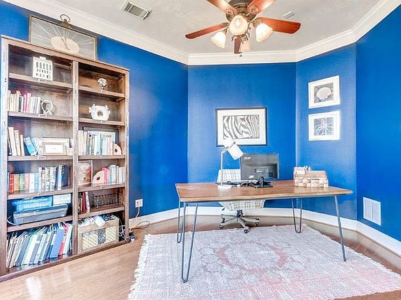 5th image of 7622 Courtney Manor Ln