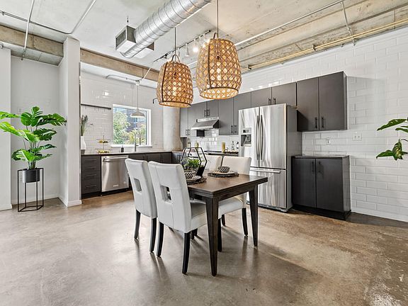 5th image of 1001 Belleview St #204