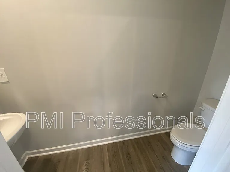 4140 Feetham Dr — Photo 6