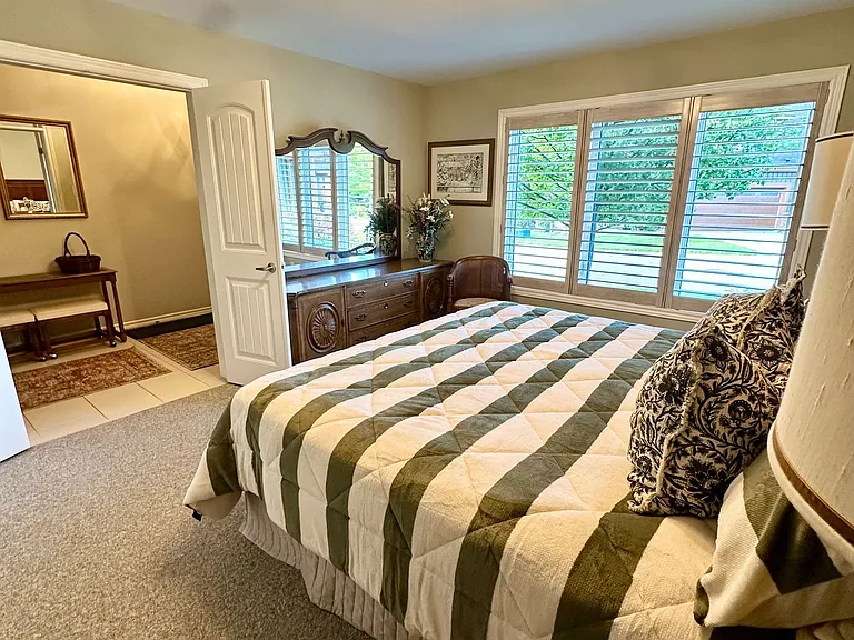 8 Robbie Way — Photo 14