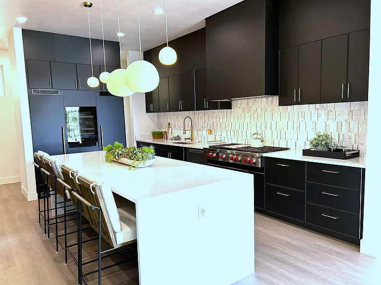 8243 W Mercer Way — Photo 14