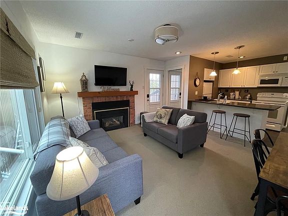 3rd image of 25 Dawson Dr #119