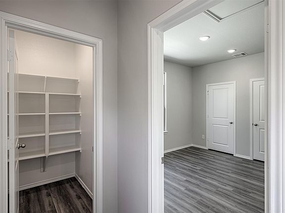 4th image of 11477 Underwood St