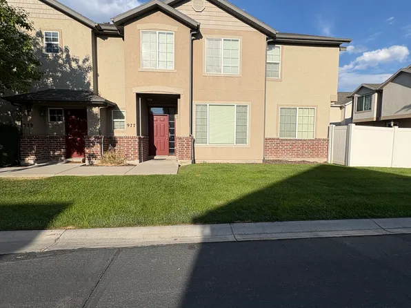 977 Chelsea Ln, North Salt Lake, UT 84054