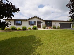 211 Michael Dr, Iron Ridge, WI 53035