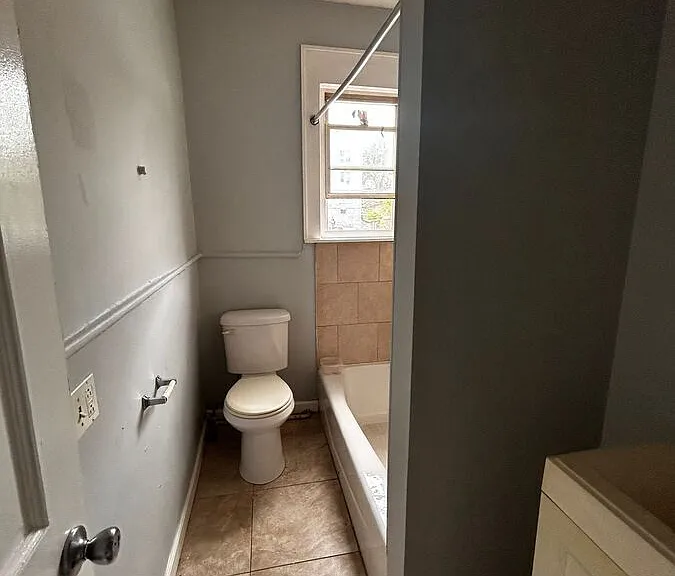 105 Maple St — Photo 6