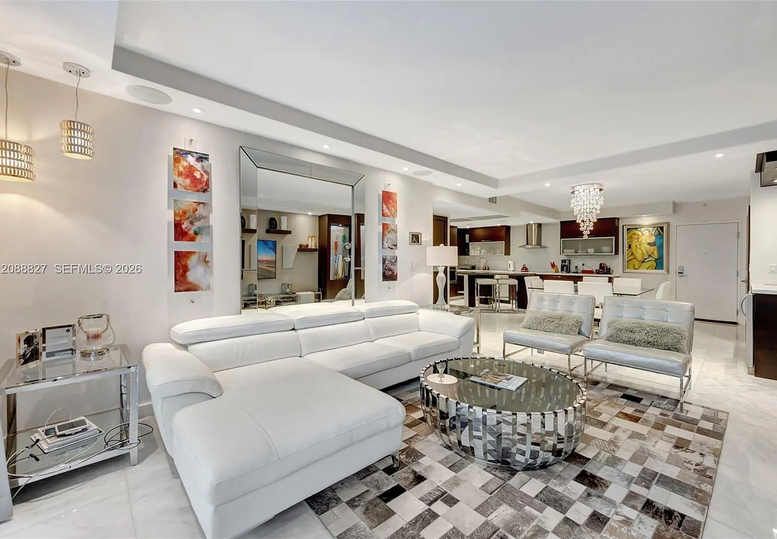 Roney Palace Condo — Photo 4