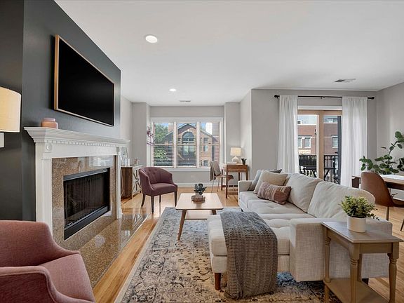2nd image of 4151 N Lincoln Ave Unit 2