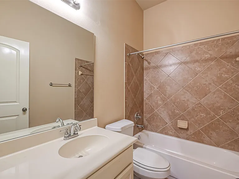 6206 Falling Briar Ln — Photo 32