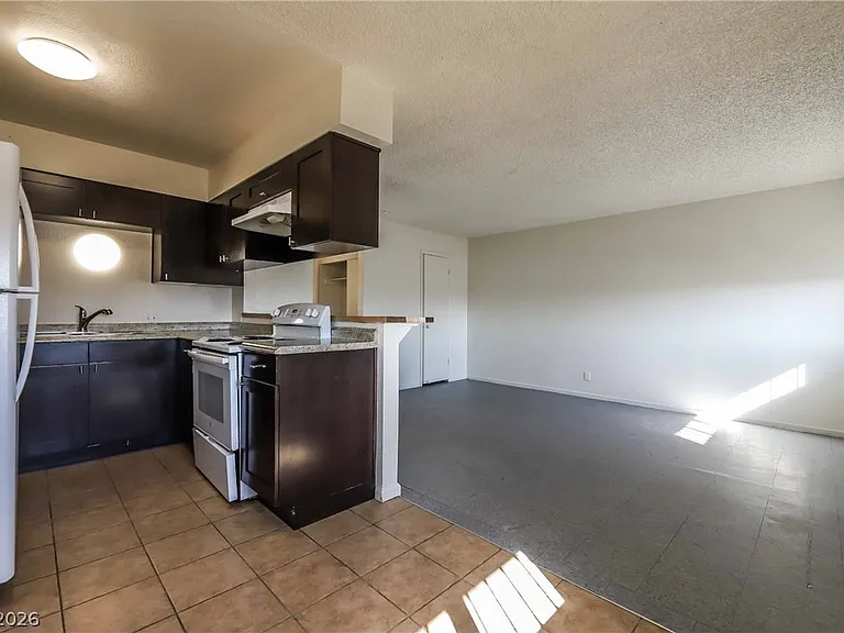 1404 E Mesquite Ave #8 — Photo 10