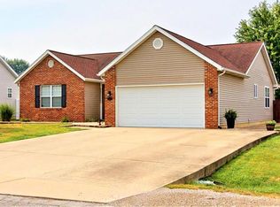 229 Southwind Dr, Belleville, IL 62221