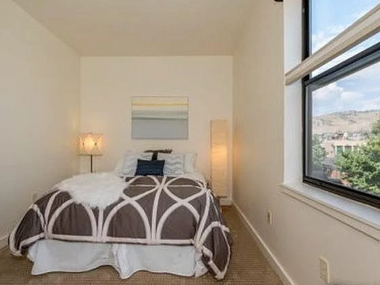 4645 Broadway St #B3 — Photo 12