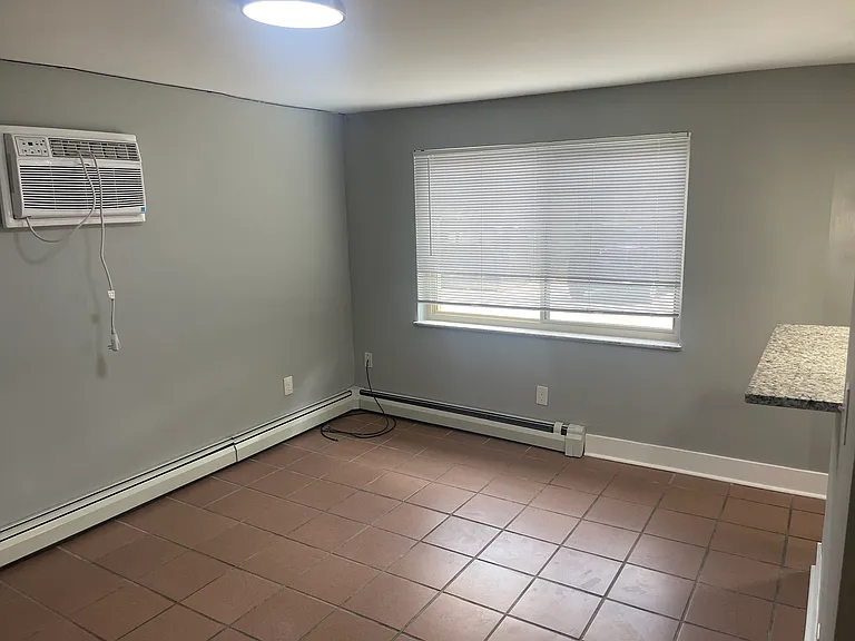 3610 Newton Ave #9 — Photo 3
