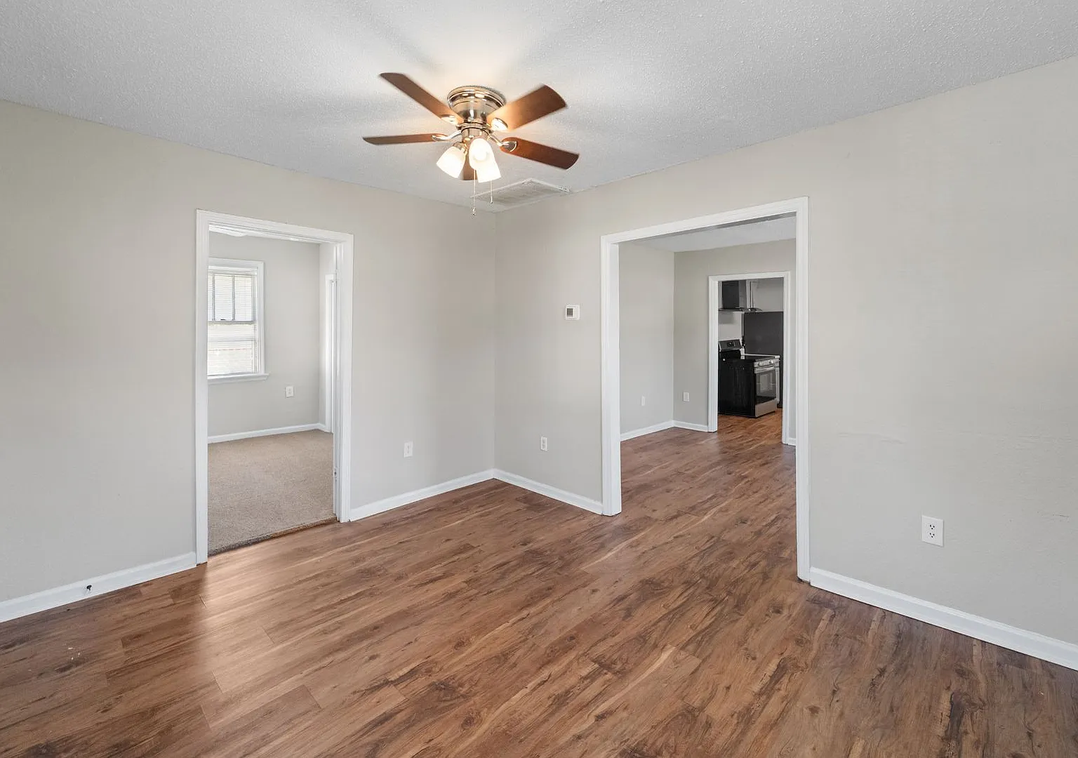 Bright & Stylish 3-Bedroom Home Near Downtown Savannah — Photo 4