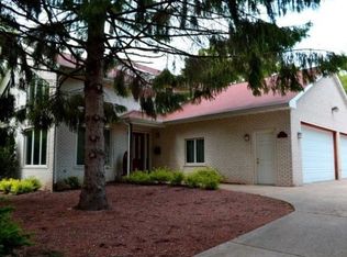 4946 Black Oak Dr, Madison, WI 53711