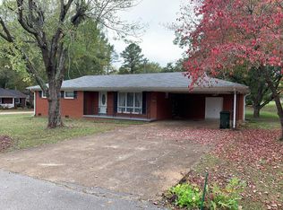 150 Pine St S, Bruceton, TN 38317