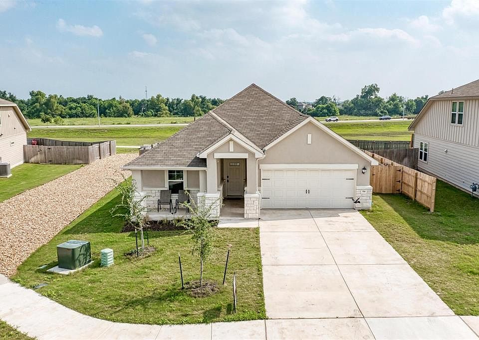 1st image of 518 Windy Reed Rd