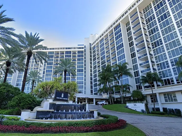 10275 Collins Ave #323 — Photo 1