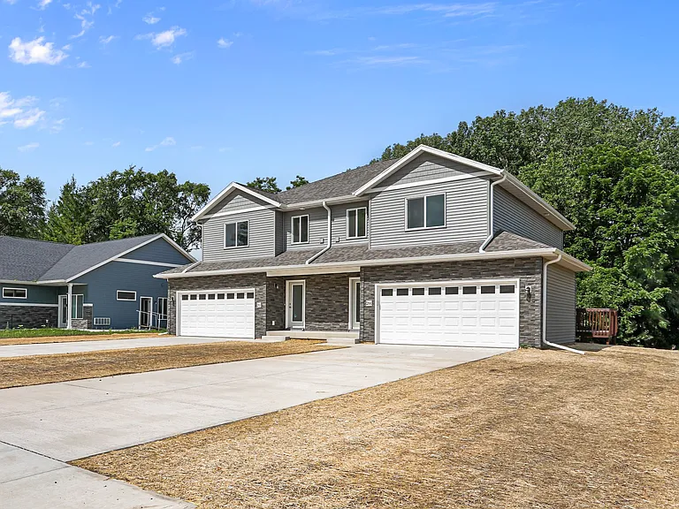 Chalet Dr — Photo 11