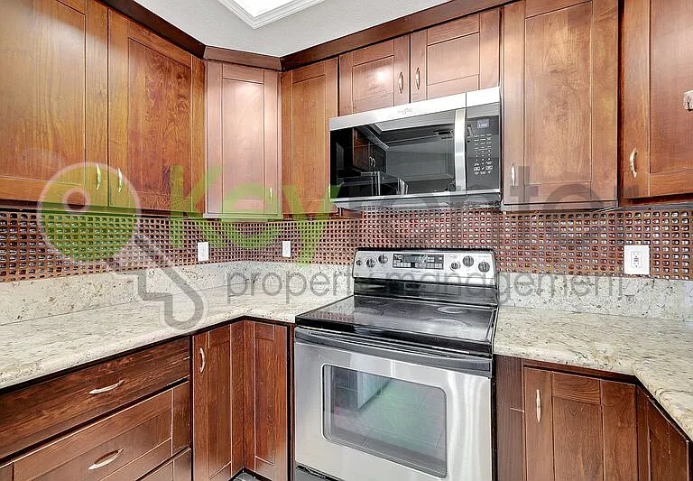 7137 Reyn Oaks Way — Photo 11