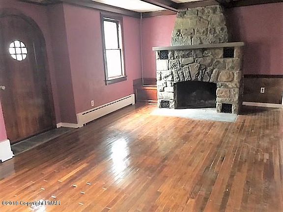 4th image of 419 Manor View Ave
