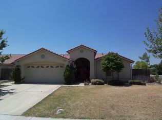 1371 Morgan Dr, Kingsburg, CA