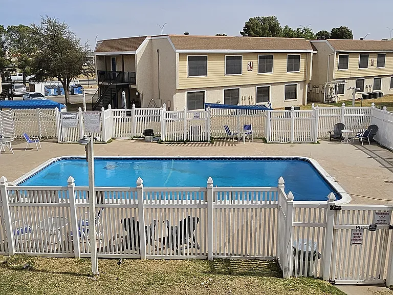 Silver Creek Apartments — Photo 5
